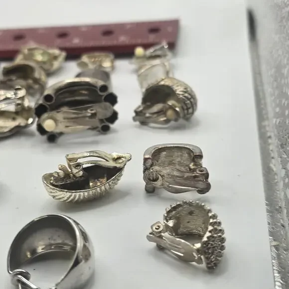 SINGLE Earrings Junk Lot 25 Pieces Mixed Color Craft Repurpose Project SKU 2959 - Picture 14 of 16